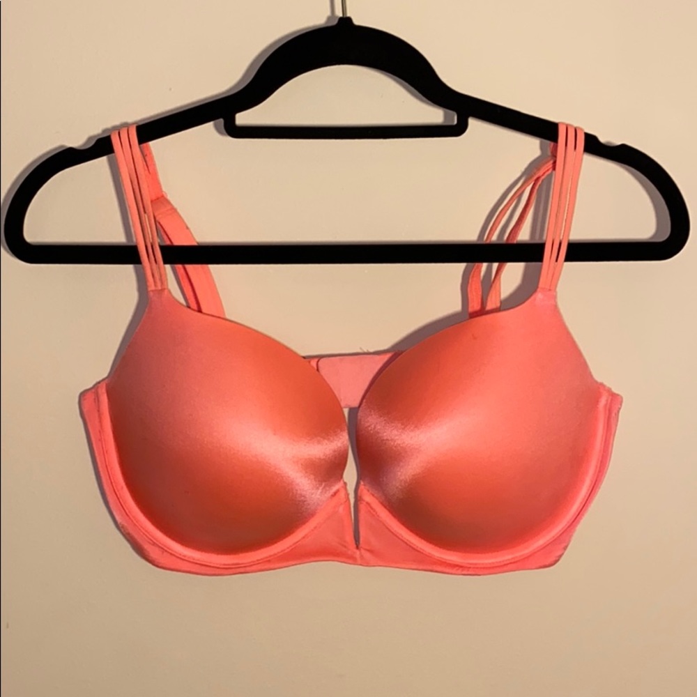 Victoria’s Secret Deep-V push-up